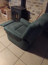 Fauteuil vert relax de style ancien