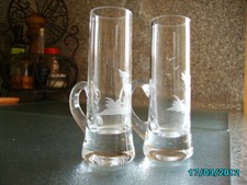 Paire de verres "chope alcool" gravés décor de chasse biche & cerf