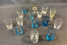 Lot de 15 anciens petits verres apéritif ou liqueur vintage made in France