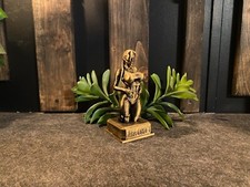 LARA CROFT statue Tomb Raider