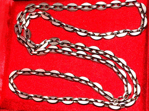 Chaine longue ancienne - longue, en