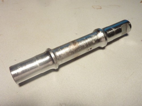Nos axe clavette pédalier