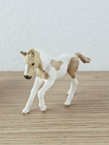 Schleich figurine cheval