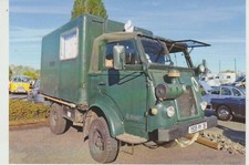 CPM POUGUES (58) RENAULT 4X4 R 2087 AVEC UNE CAISSE AMENAGEE POUR LE CAMPING