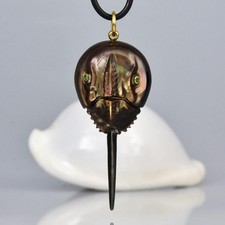 Pendentif De Limule En Nacre