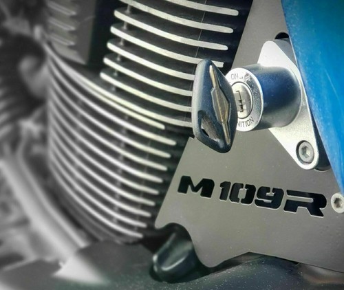 Noir suzuki boulevard m109r - -,