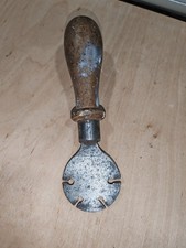 ANCIEN OUTIL CLE A AVOYER Tourne A Gauche 