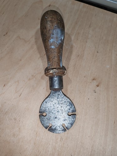 Ancien outil cle - ancien,