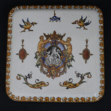 GIEN, Dessous de plat motif renaissance blanc,  (25.5 x 25.5 cm)