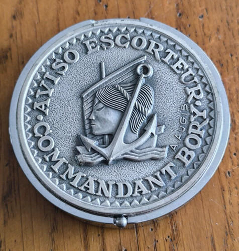 Boite médaille aviso - médaille,