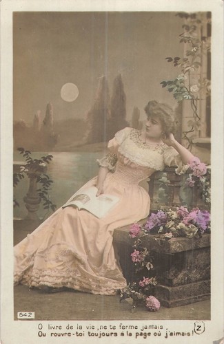 Femme elegante livre ouvert - femme,