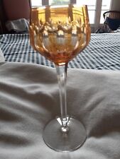 Grand Verre à Pied en Cristal Taillé Jaune Orangé.