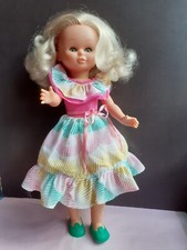 Jolie poupée Nancy  Daipa  de  Famosa   vintage