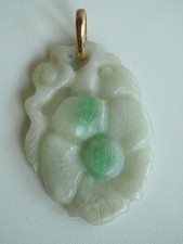 PENDENTIF VINTAGE JADE SCULPTE