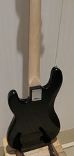Squier by Fender Sonic