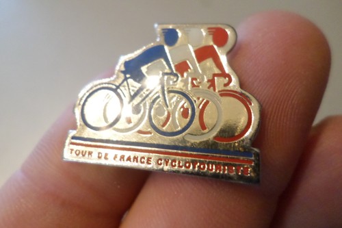Pin broche badge - pin, tour