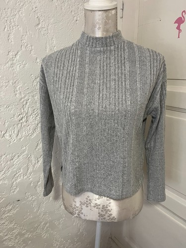 Pull cottelé gris col montant