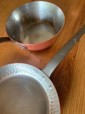 Poêle et casserole en cuivre