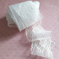 Dentelle blanche en polyester