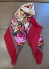 Foulard Yves Saint Laurent