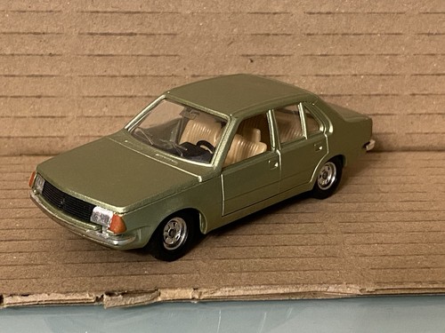 Jouet ancien r18 renault - jouet,