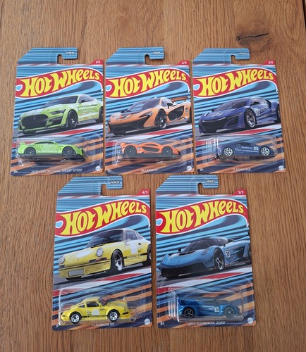 Hot wheels 2022 racing - hot,