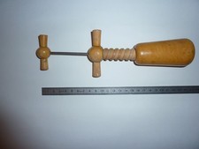 Tire Bouchons Anciens en Bois