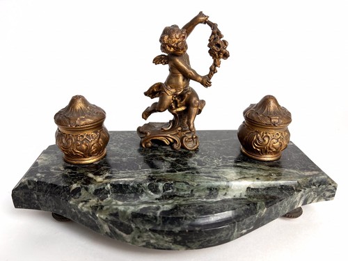 Encrier avec putti monté sur - putti,