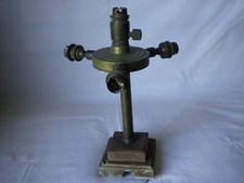 Petit lustre en bois et