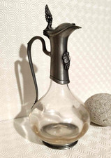 aiguière carafe vin en étain raisin verre vintage