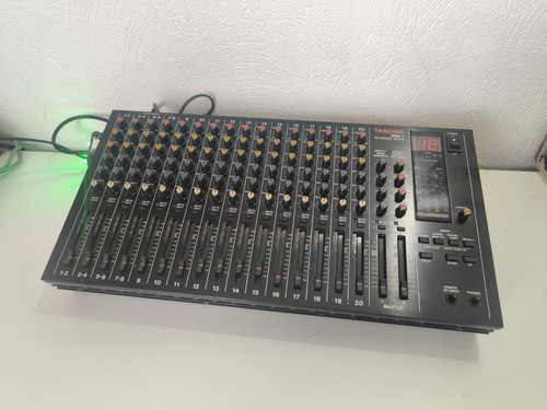 Table mixage tascam mm1 - table, de
