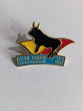 Pin club taurin frontignan - pin's,