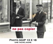 PHOTO DE PRESSE (sans signature )DE RAYMOND BUSSIERES & SACHA TOLSTOI