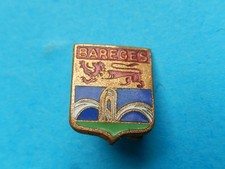 PETIT INSIGNE  EMAILLE BROCHE