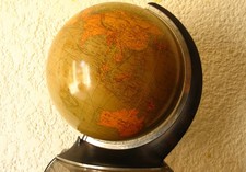 Globe terrestre lumineux en