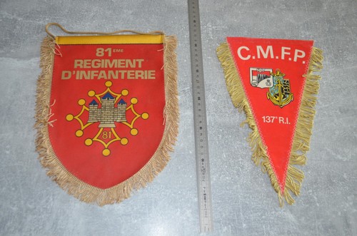 Lot deux fanions militaires - lot,