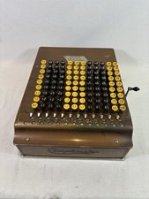 Ancienne Machine à Calculer