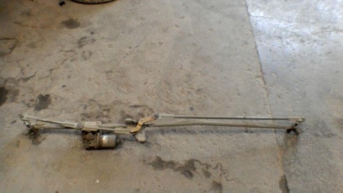 Moteur essuie glace avant