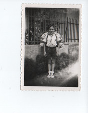 A364 Photo Originale vintage snapshot:Enfant en tenue de Scout et avec son barda
