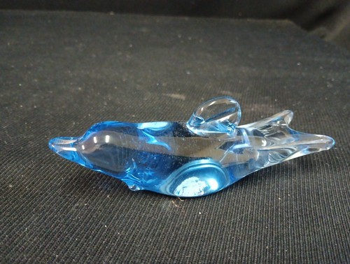 Dauphin cristal objet de - en,