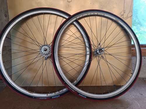 Paire roues vuelta - paire,