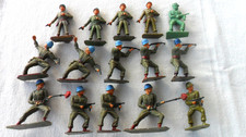 LOT 15 PETITS SOLDATS