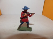 FIGURINE STARLUX CANADIEN