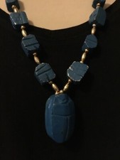 Collier scarabée bleu vintage