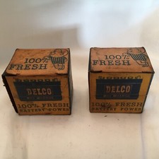 VINTAGE DELCO DRY CHARGE EMERGENCY FLARES 100% FRESH BATTERY POWER