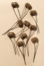 Lot de 10 condensateurs 220pF