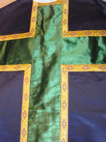 Ancienne chasuble violette - violette, et