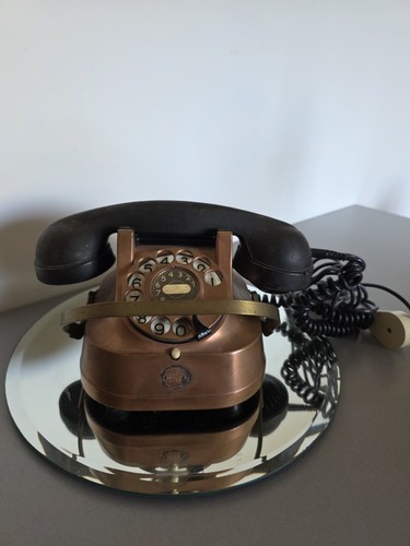 Ancien téléphone vintage - téléphone,
