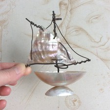 Ancien Petit Bateau en Nacre