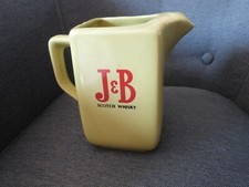 Pichet «  J & B »  Scotch-Whisky en céramique verte